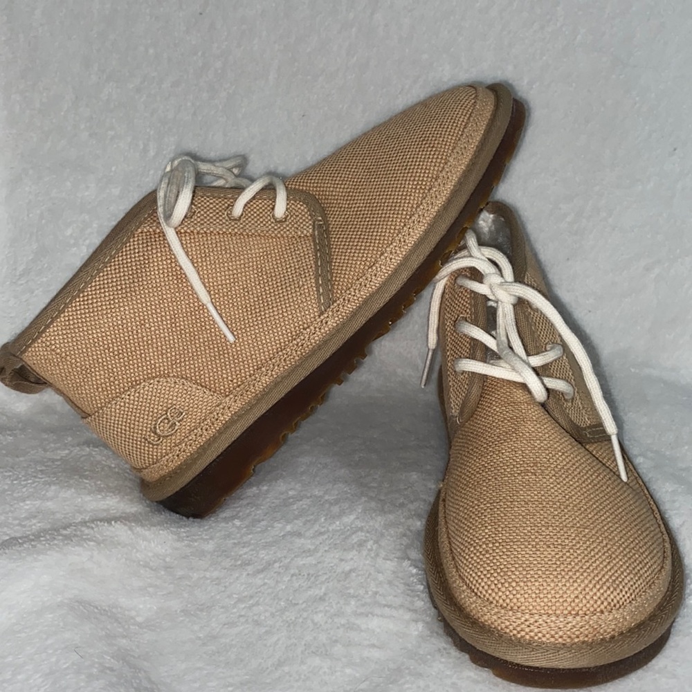 UGG Neumel Natural Lace up casual shoe